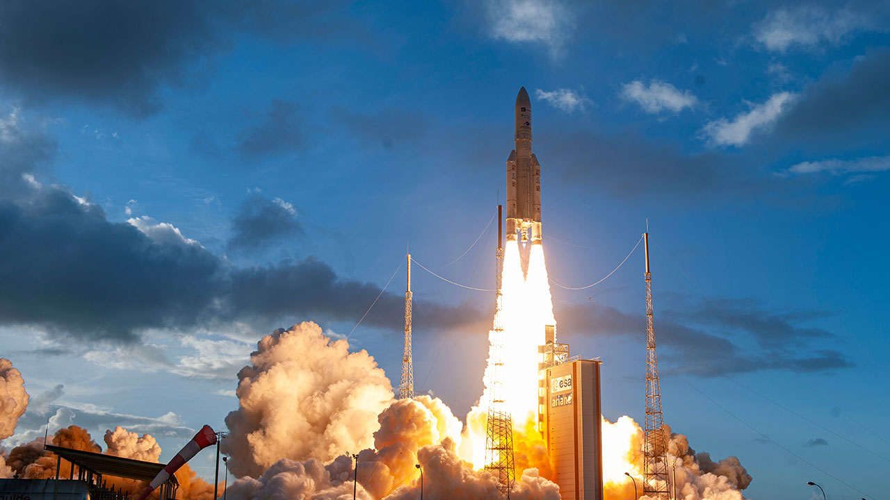 Double succès pour Ariane 5 : les satellites Star One D2 et Eutelsat Quantum ont été placés en orbite de transfert géostationnaire